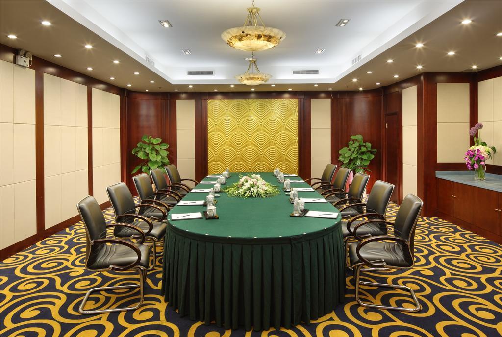 Shanghai Hotel Jin Jiang Экстерьер фото