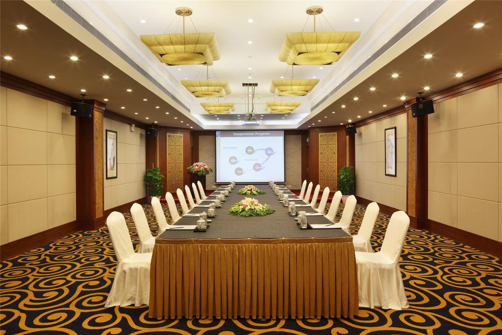 Shanghai Hotel Jin Jiang Экстерьер фото
