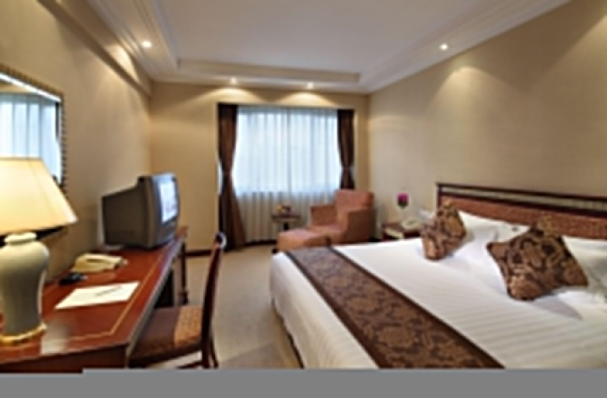 Shanghai Hotel Jin Jiang Экстерьер фото