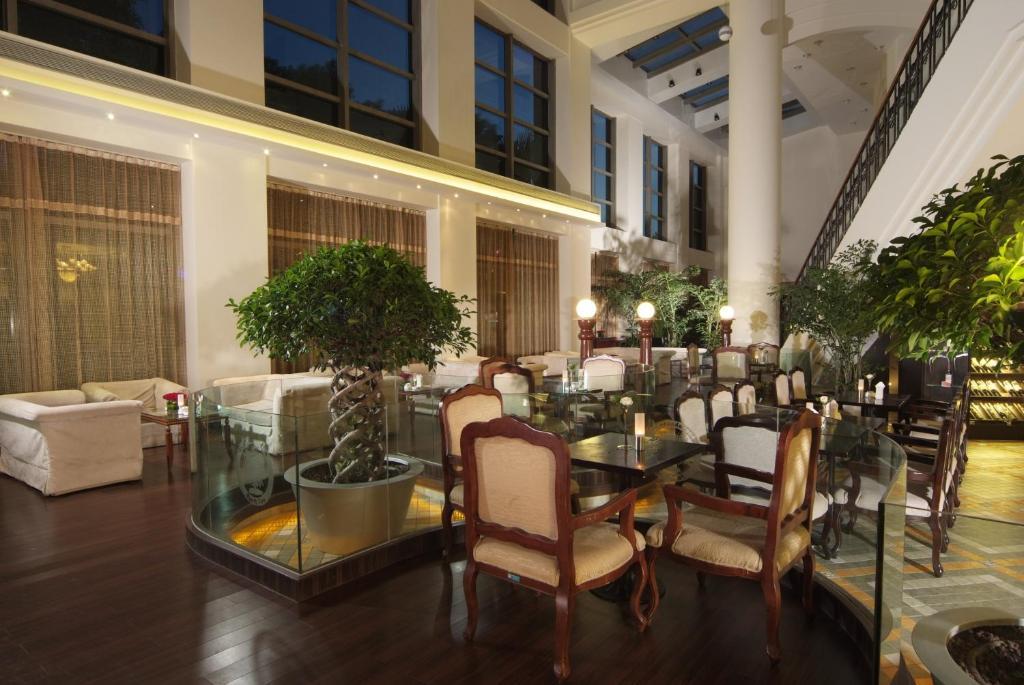 Shanghai Hotel Jin Jiang Экстерьер фото