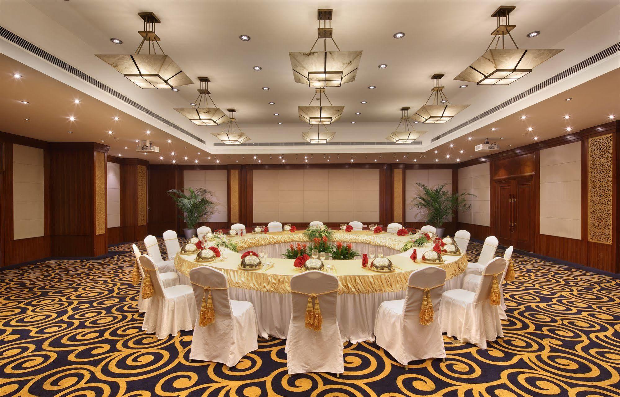 Shanghai Hotel Jin Jiang Экстерьер фото