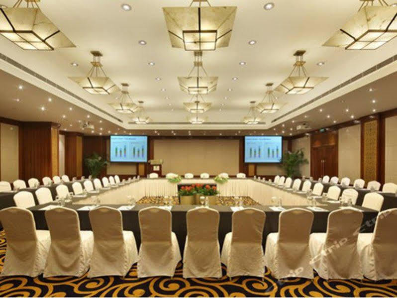 Shanghai Hotel Jin Jiang Экстерьер фото